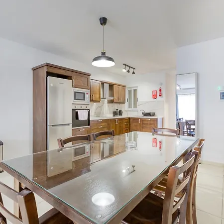 Charming & 3br With Private Terrace By 360 Estates