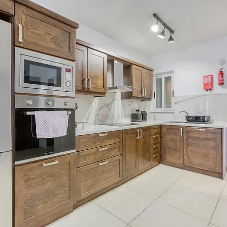 Charming & 3br With Private Terrace By 360 Estates Apartament *