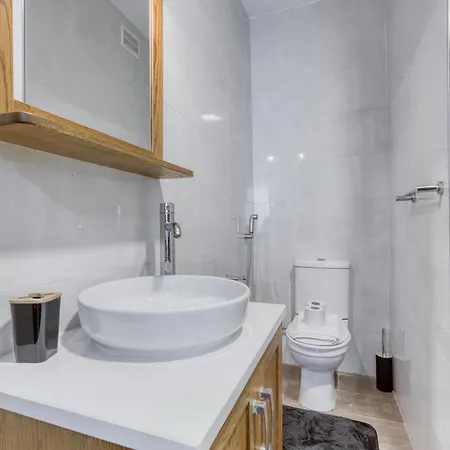 Апартаменты Charming & 3br With Private Terrace By 360 Estates