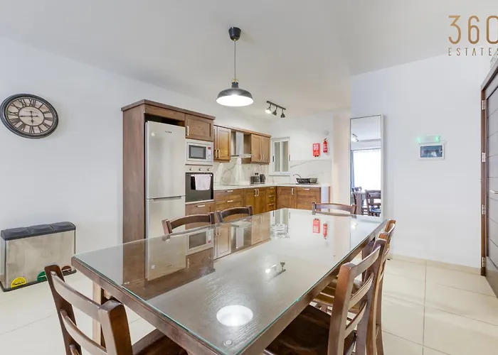 Charming & 3br With Private Terrace By 360 Estates