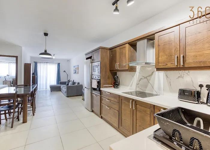 Charming & 3br With Private Terrace By 360 Estates