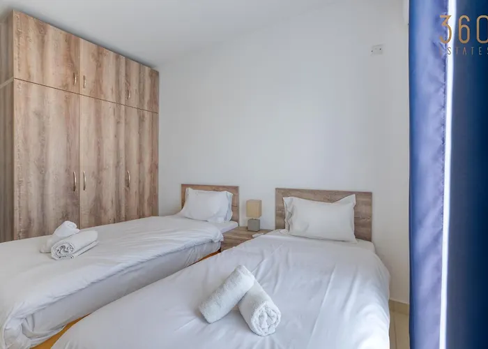 Charming & 3br With Private Terrace By 360 Estates 아파트