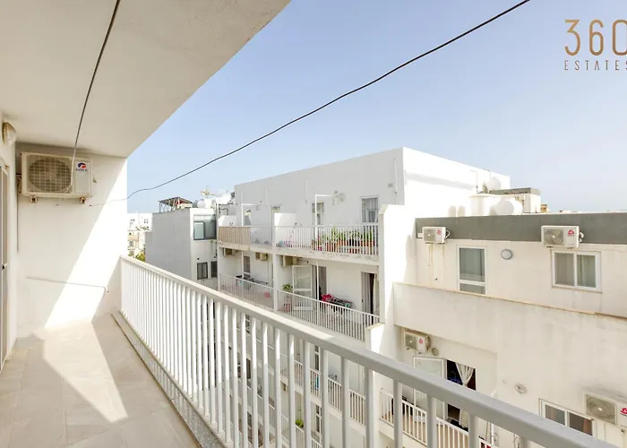 Charming & 3br With Private Terrace By 360 Estates 아파트