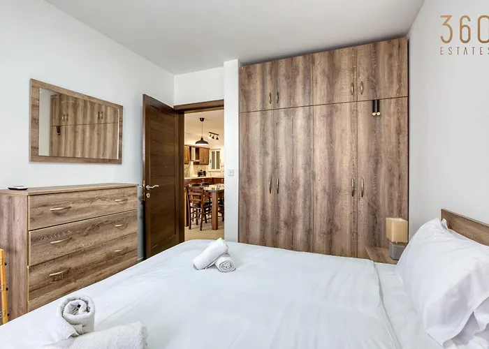 Charming & 3br With Private Terrace By 360 Estates * 비르키르카라